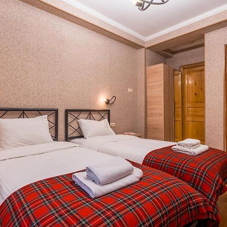 Hotel At Gomi 19 Tbiliszi Kültér fotó