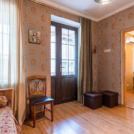 Hotel At Gomi 19 Tbiliszi Kültér fotó