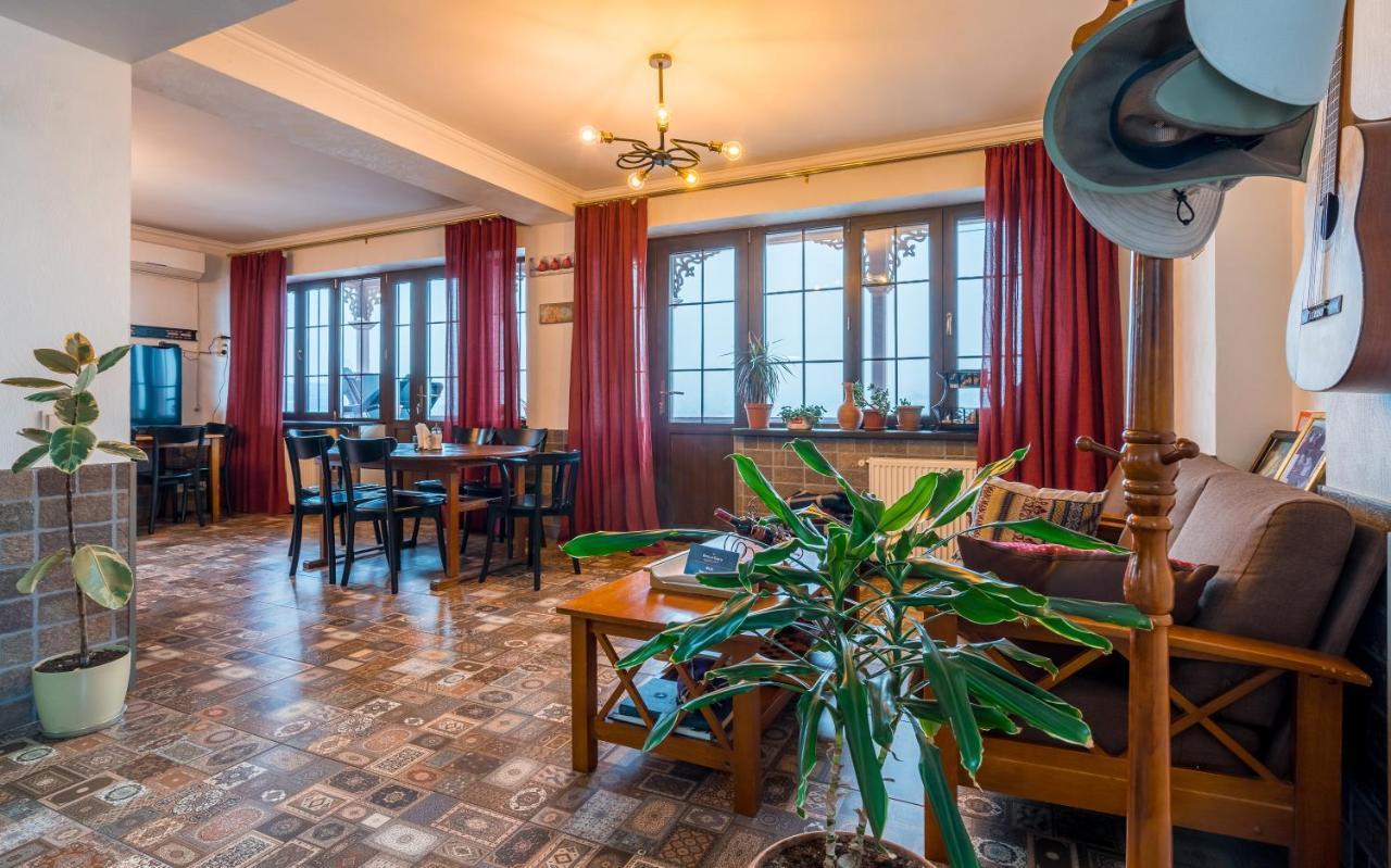Hotel At Gomi 19 Tbiliszi Kültér fotó