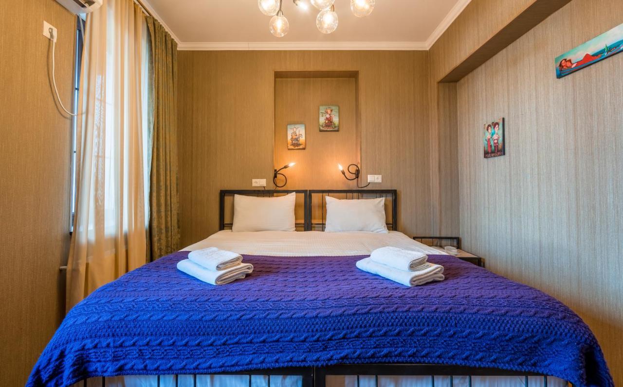 Hotel At Gomi 19 Tbiliszi Kültér fotó