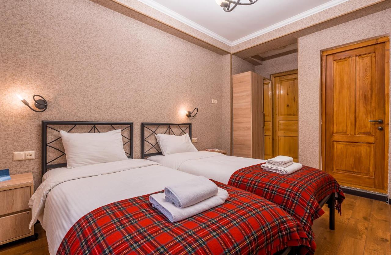 Hotel At Gomi 19 Tbiliszi Kültér fotó