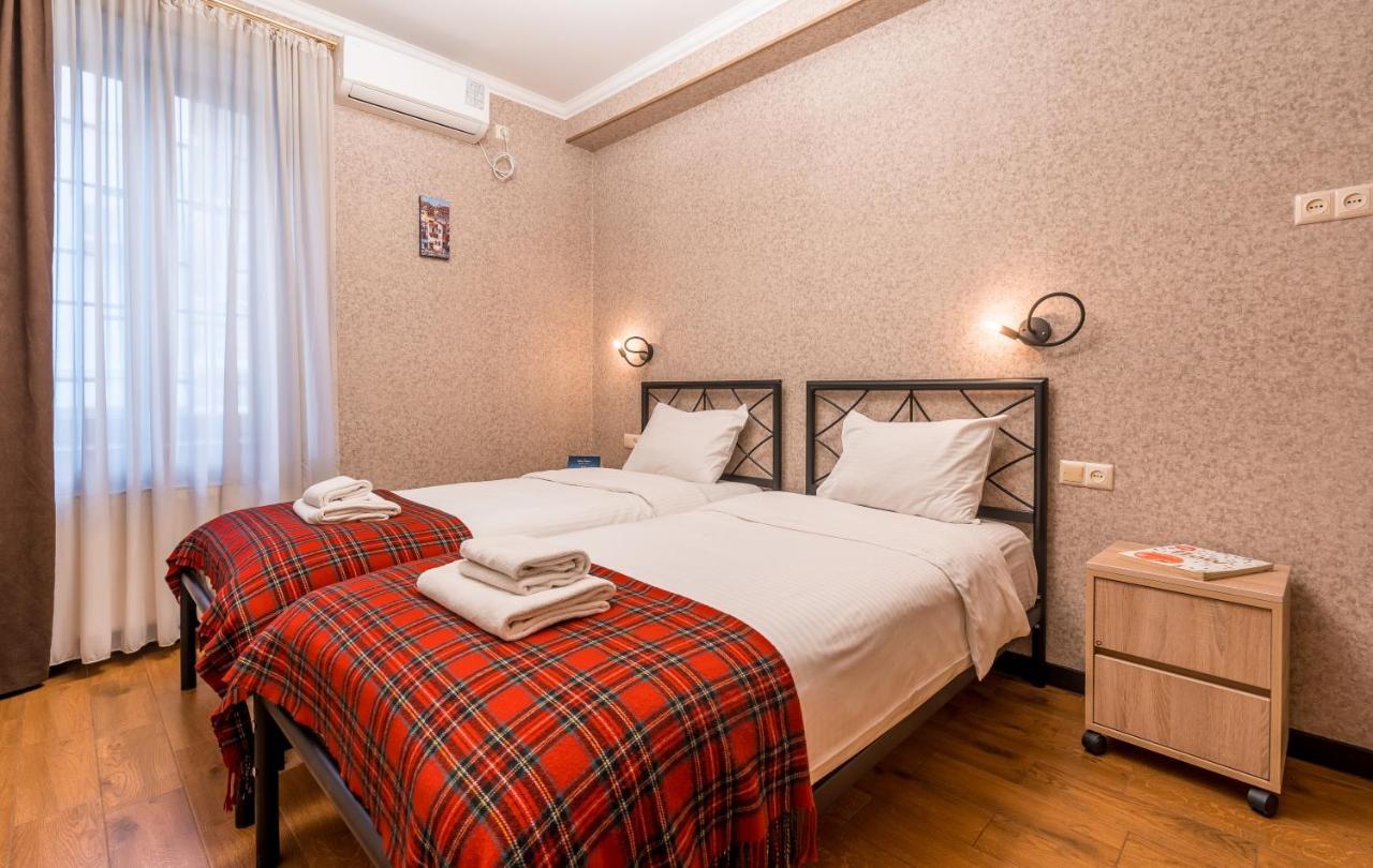 Hotel At Gomi 19 Tbiliszi Kültér fotó