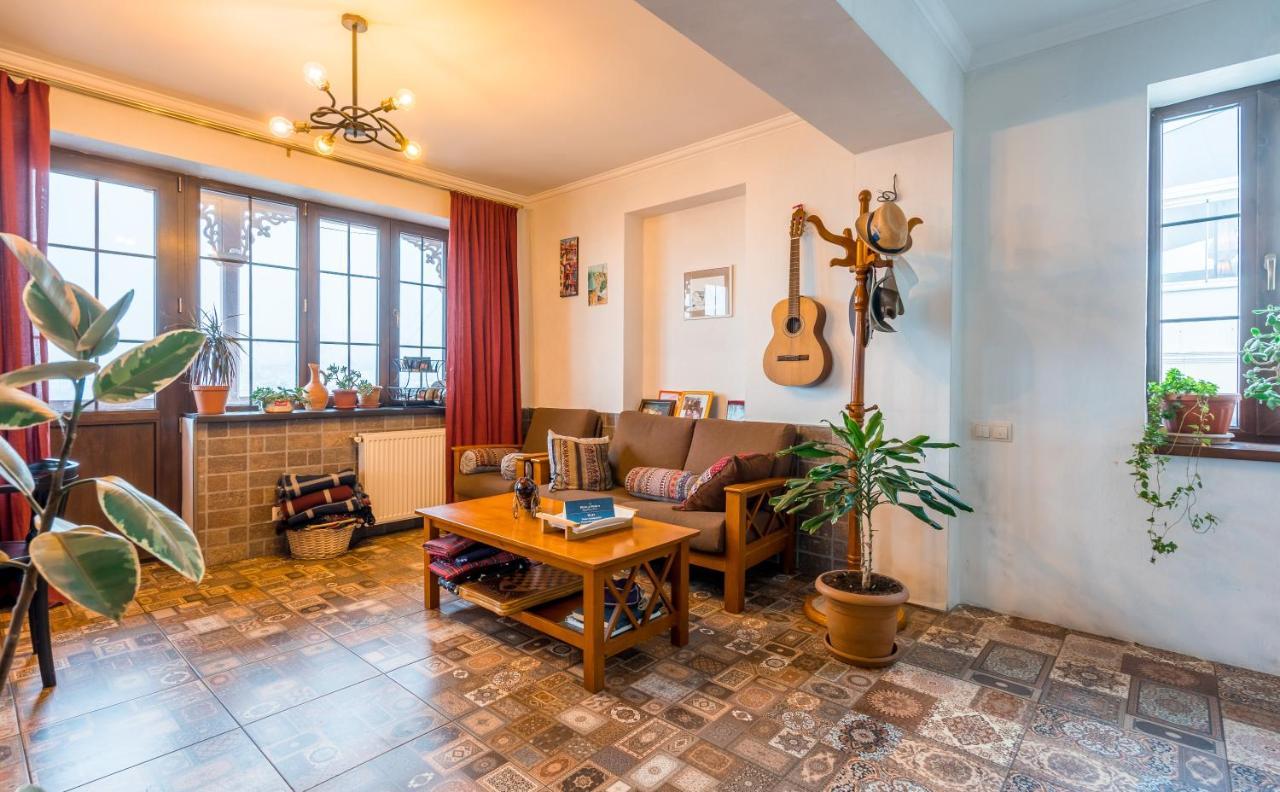 Hotel At Gomi 19 Tbiliszi Kültér fotó