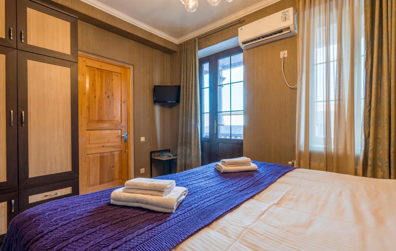 Hotel At Gomi 19 Tbiliszi Kültér fotó