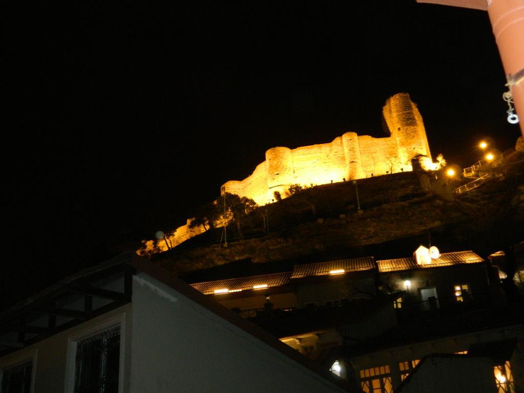 Hotel At Gomi 19 Tbiliszi Kültér fotó